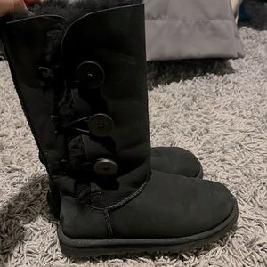Womens size 6 black UGGS